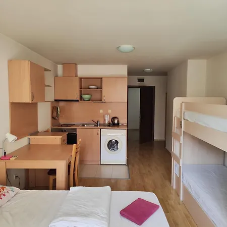 Julia Vigo Panorama * نيسيبار