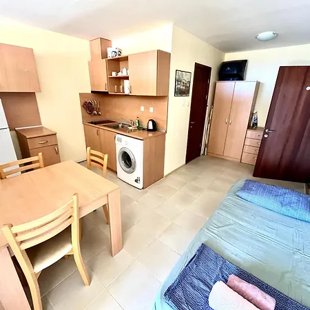 Julia Vigo Panorama * נסבר