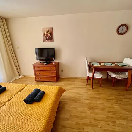 Julia Vigo Panorama Apartament Nesebyr